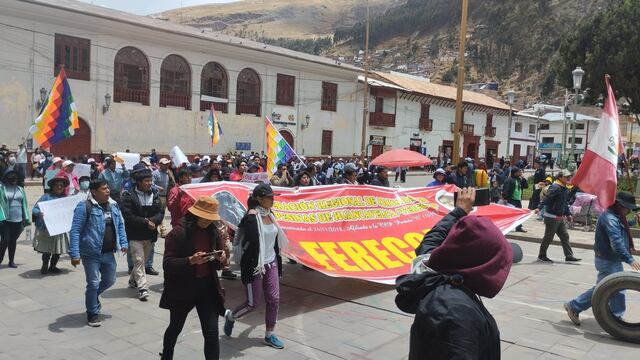 Realizan protestas en contra de Dina Boluarte en Huancavelica