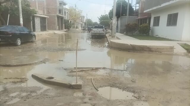 Sullana: Buzones de desagüe colapsan e inundan diversas calles