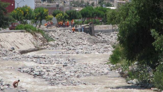 Aumenta caudal del río Moquegua por intensas lluvias en la sierra