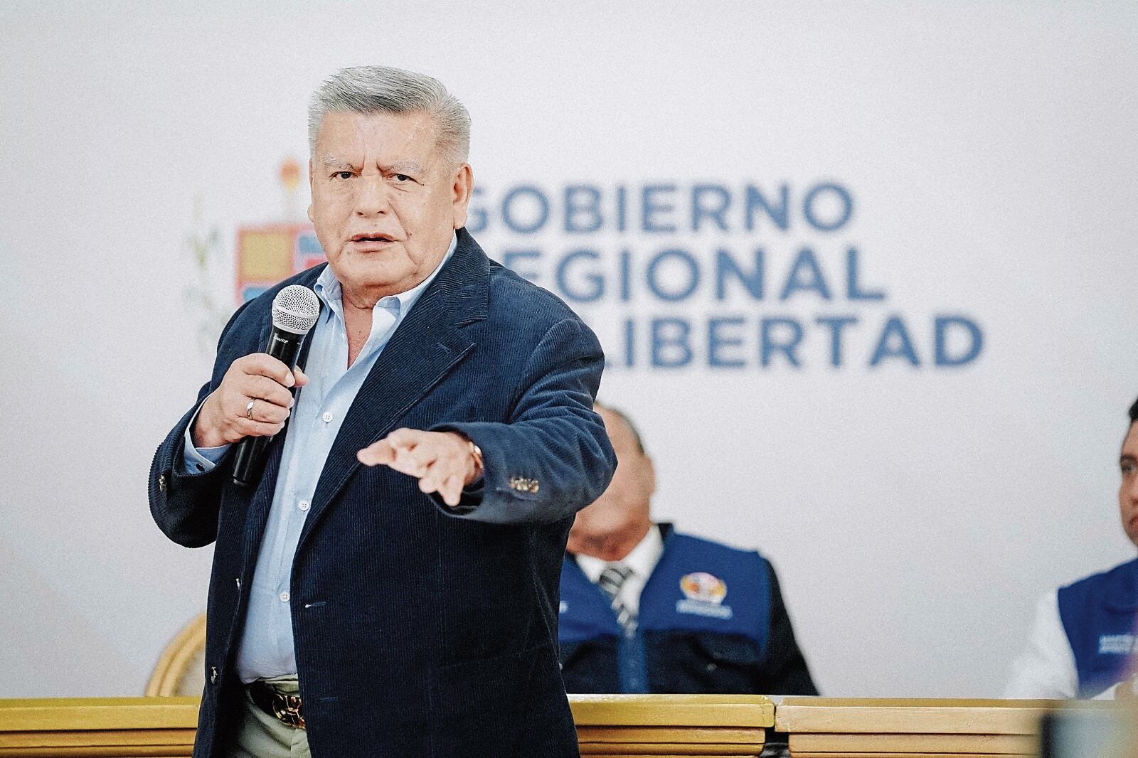 El también líder de Alianza para el Progreso (APP), y principal aliado del gobierno de Dina Bolurate, solicitó 45 días de licencia sin goce de haber durante el año pasado. En 2024 pidió 40 días de licencia y, además, viajó durante 11 días a China. Asimismo, gozó de 15 días de vacaciones.