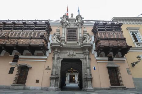 Cancillería informa retorno al país de siete peruanos que quedaron atrapados en Rusia