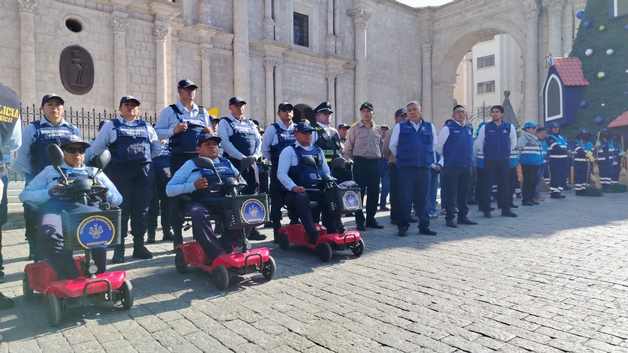 Más de mil policías para fiestas de Navidad y Año Nuevo en Arequipa. (Foto: Álvaro Figueroa/@photo.gec)