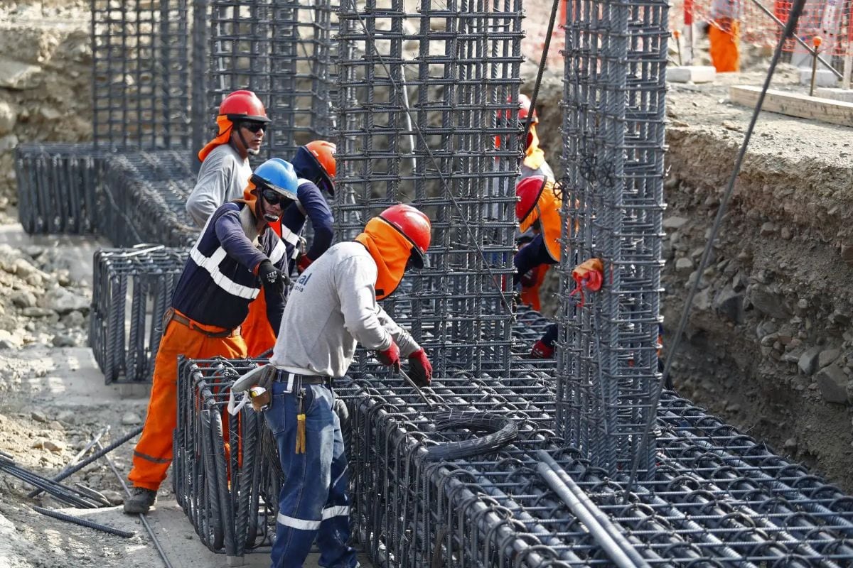 El consumo privado y la construcción continúan siendo los principales motores del crecimiento económico, pese a la moderación del sector minero. Foto: Andina.
