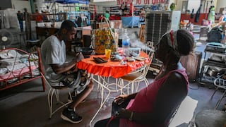 Nueve familias sobreviven desde hace casi tres años en un gimnasio convertido en albergue en Cuba