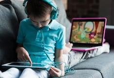 ¿Tu hijo pasa mucho tiempo frente a pantallas? Estas señales pueden alertarte