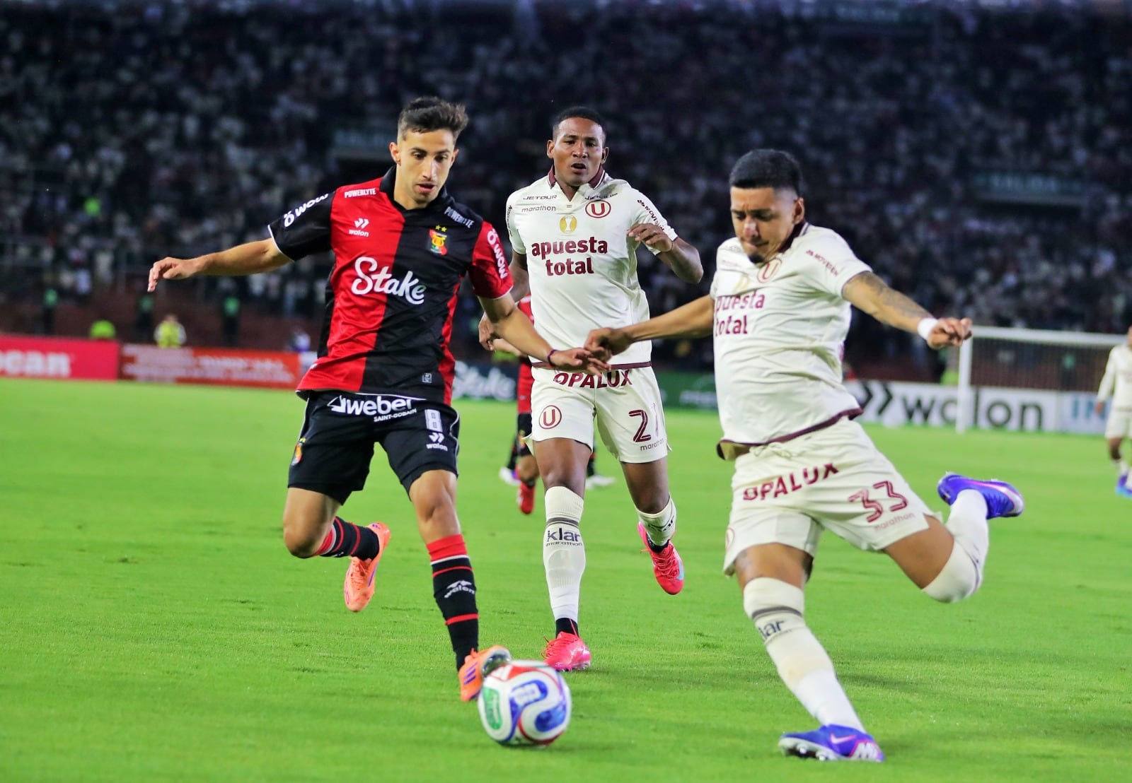 FBC Melgar vence 2-1 a Universitario, por la fecha 11 del torneo Apertura de la Liga 1 2026. (Foto: Omar Cruz/@photo.gec)