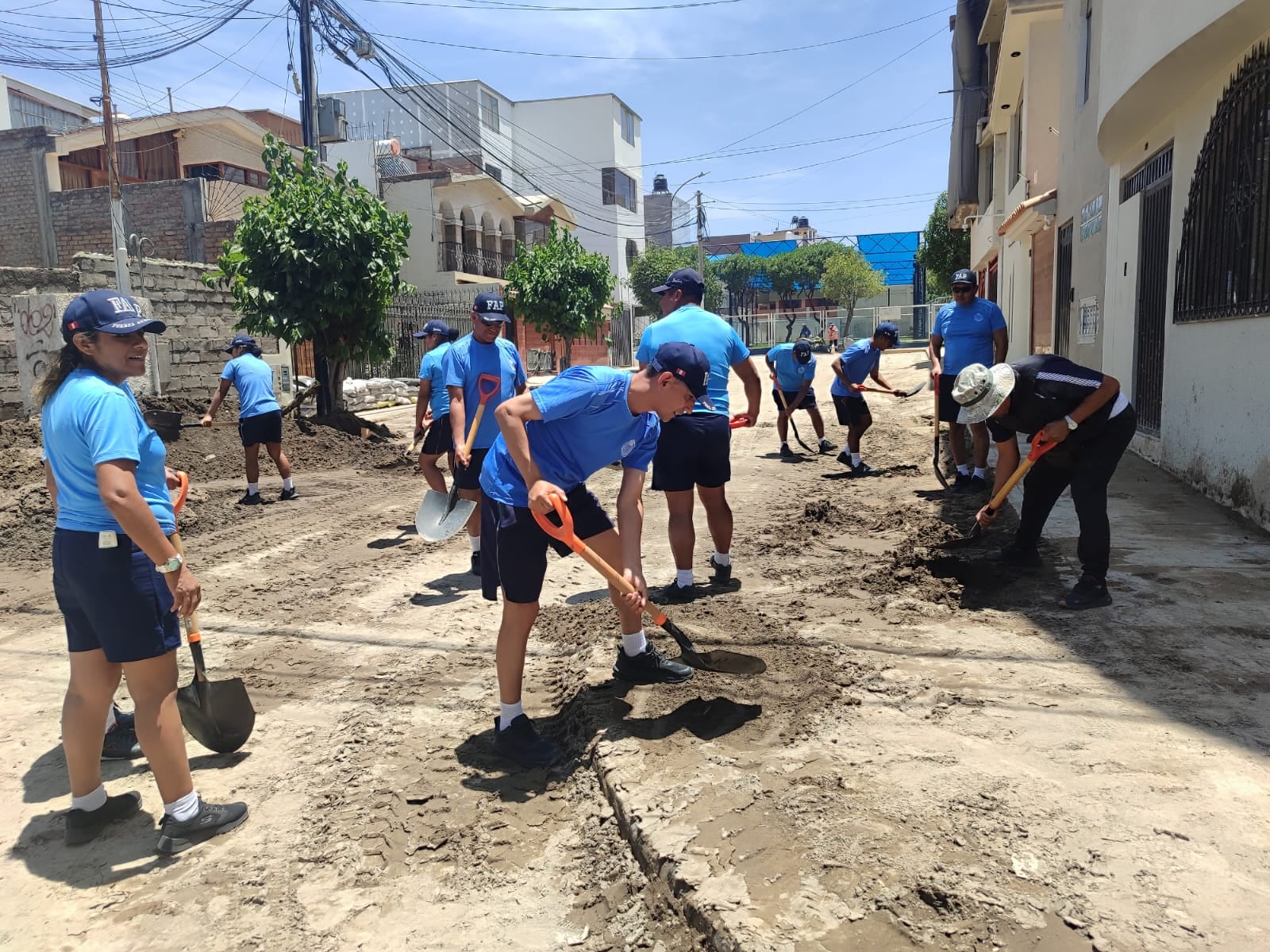 En Yanahuara – Calle Chullo, personal de la Fuerza Aérea del Perú se desplegó en la zona. Foto: FAP.