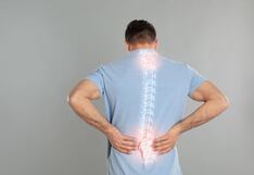 Dolor de espalda tras una caída podría ser una fractura vertebral: conoce las señales y tratamientos