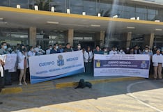 Médicos de hospitales de Arequipa protestan por falta de insumos en laboratorio (VIDEO)
