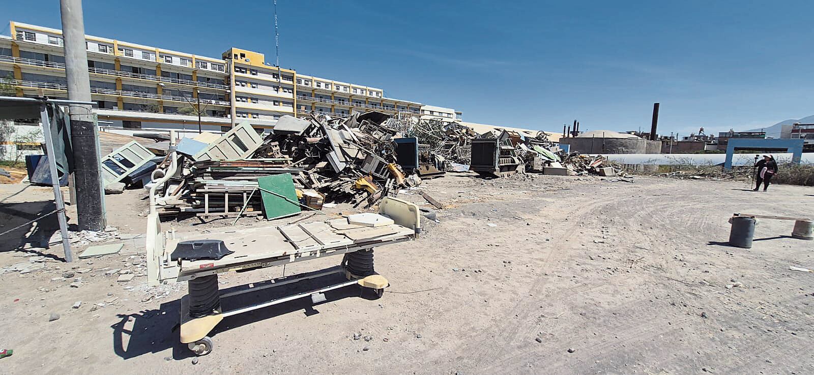 Material abandonado en hospital Honorio Delgado. Foto: GEC
