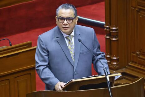 Nuevas pruebas exponen que Juan José Santiváñez operaba su estudio jurídico mientras era ministro del Interior