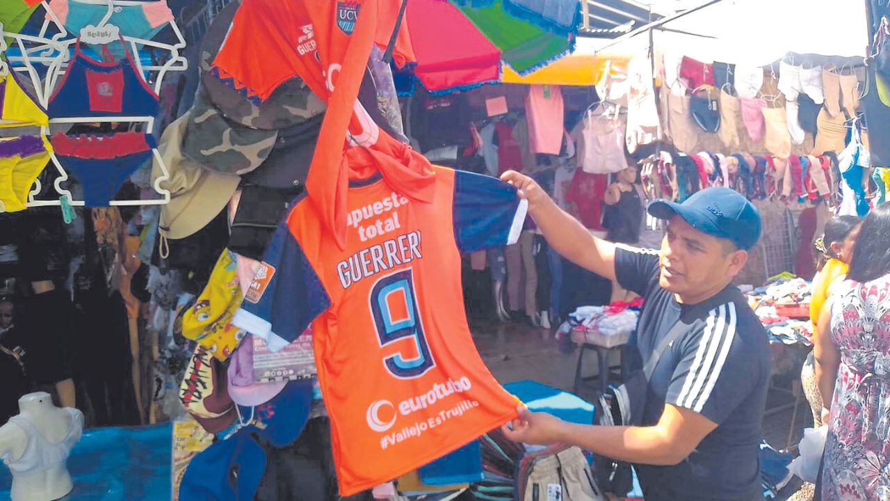Decano de Economista de La Libertad, Francisco Huerta, dice que impacto inicial se ve en confecciones, pero artesanía, restaurantes, hoteles y transporte también se beneficiarán. (Foto: Alex Martínez)