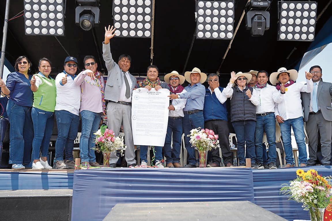 Municipio de Arequipa hizo entrega de documento a asociación. Foto: MPA.