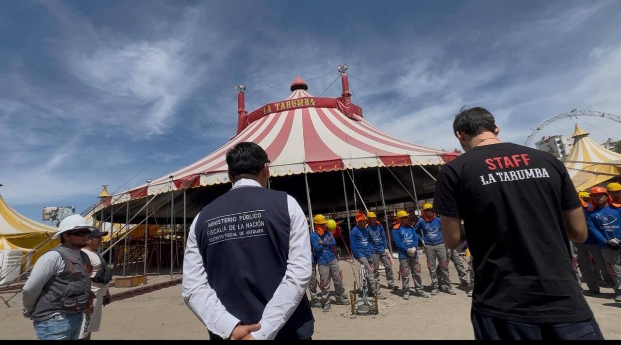 La compañía precisó que los jóvenes pertenecientes al Servicio Militar Voluntario participaron en el desmontaje de su carpa fuera de horario de servicio y de forma remunerada. El Ejército y la Fiscalía continúan investigando.