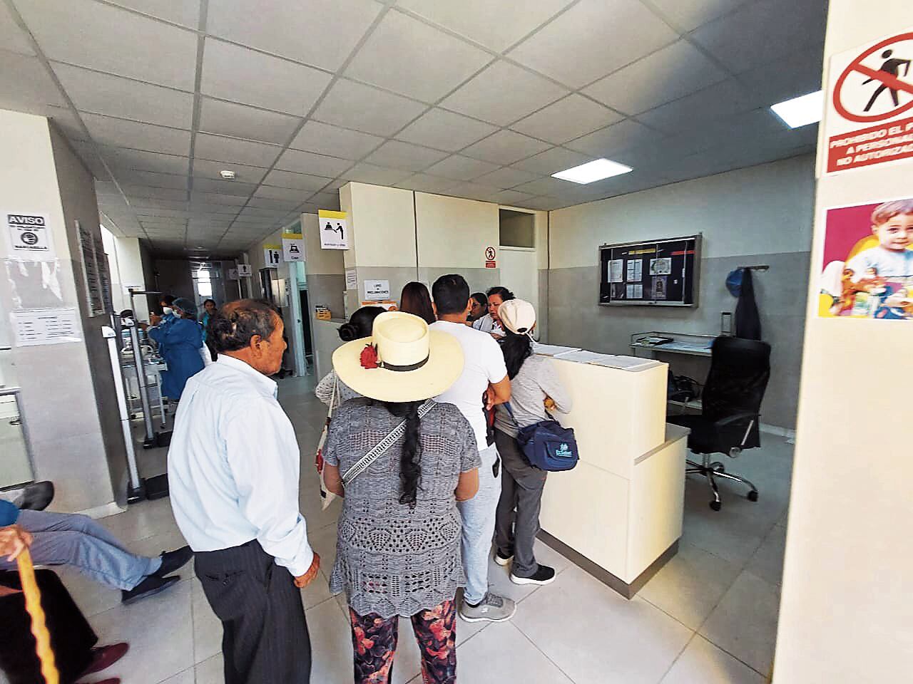 Atención en centro de salud de la provincia de Islay. Foto: cortesía.
