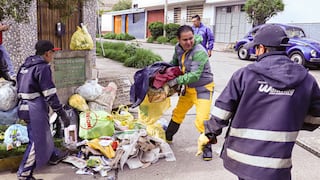 Cusco: alcalde de Wanchaq sale a recoger desperdicios junto a su personal de limpieza (FOTOS)