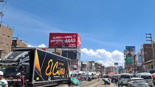 Tráfico infernal en principales avenidas de Huancayo por compras navideñas de última hora