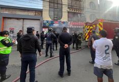 Trujillo: Incendio generó alarma en local de venta de juguetes (VIDEO)