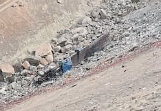 Camión se despista en la Panamericana Sur y “ladrones” aprovechan para robarse sacos de papas