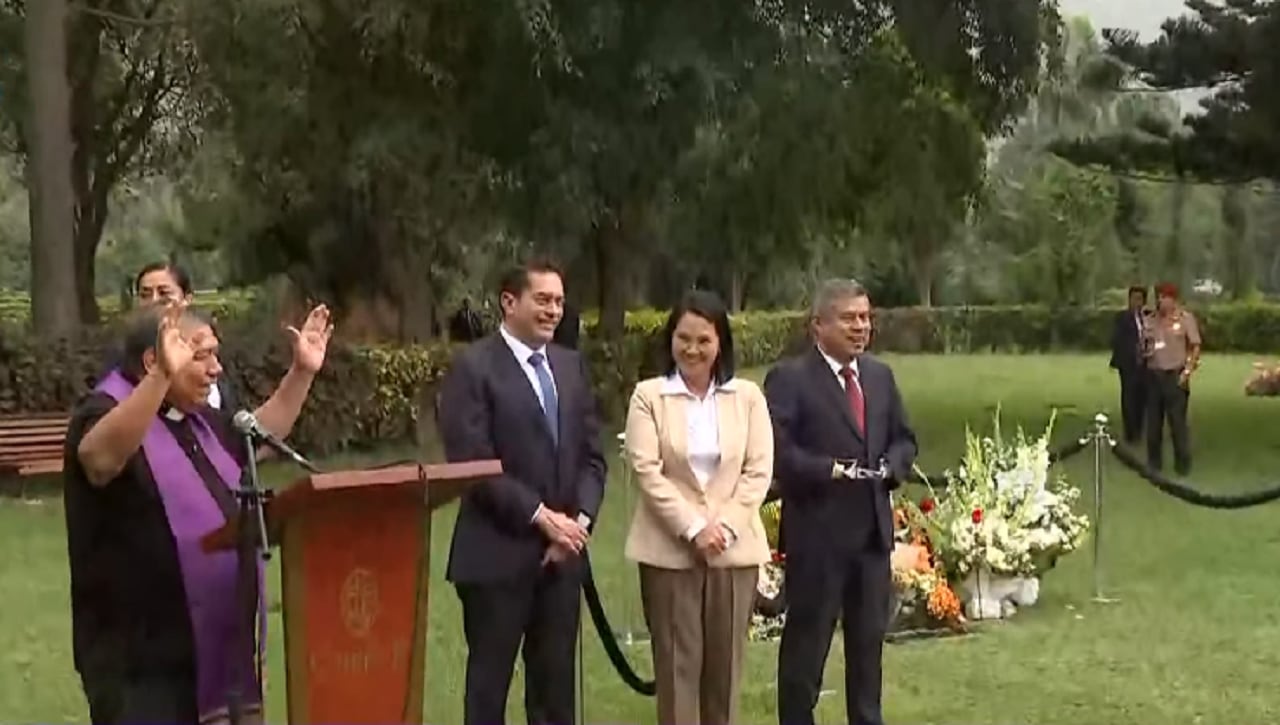 Keiko Fujimori encabeza romería por los dos años del fallecimiento de Alberto Fujimori