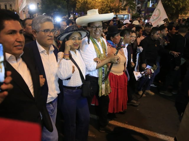 Marcha convocada por Juntos por el Perú continúa su recorrido por el Centro de Lima