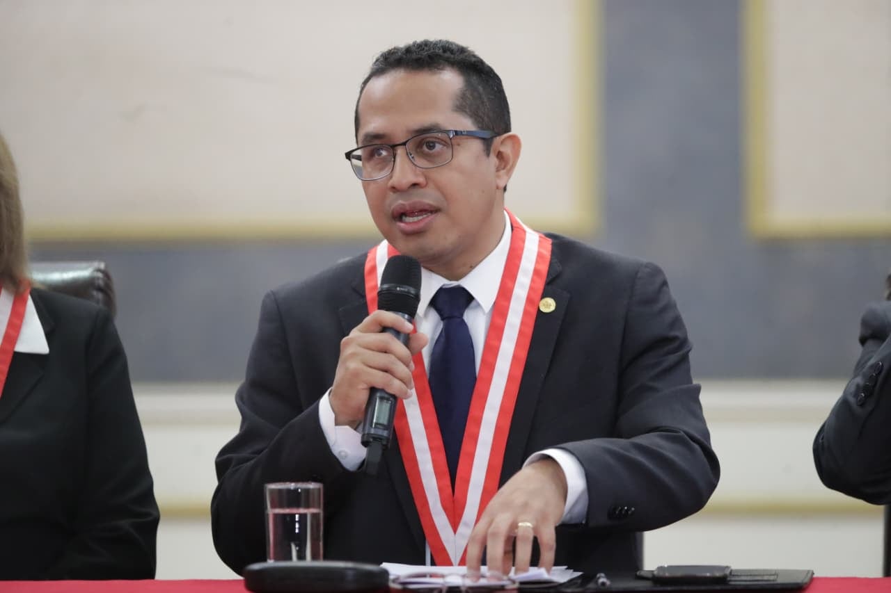 Roberto Burneo anunció reuniones con los equipos de Fuerza Popular y Juntos por el Perú para acordar los debates presidenciales rumbo a la segunda vuelta del 7 de junio. (Foto: GEC)