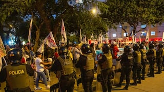 Juntos por el Perú y otros partidos realizaron plantón frente a la sede del JNE en Jesús María