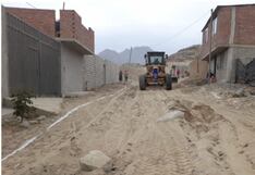 Maquinaria del Gobierno Regional de La Libertad convierte los arenales en zonas urbanas en El Porvenir