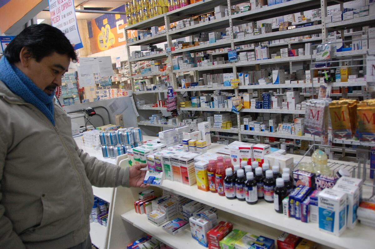 Gobierno busca competir en mercado de medicamentos.