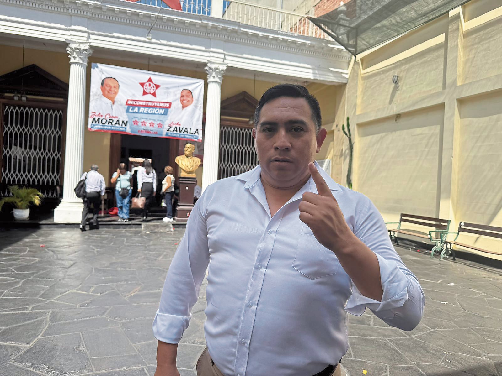 Ofrece candidato aprista César Castro.