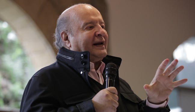 El economista afirmó que no se consideraron sus propuestas para el gabinete y habló de una “suma de intereses” tras la juramentación de Denisse Miralles. (Foto: Archivo GEC)