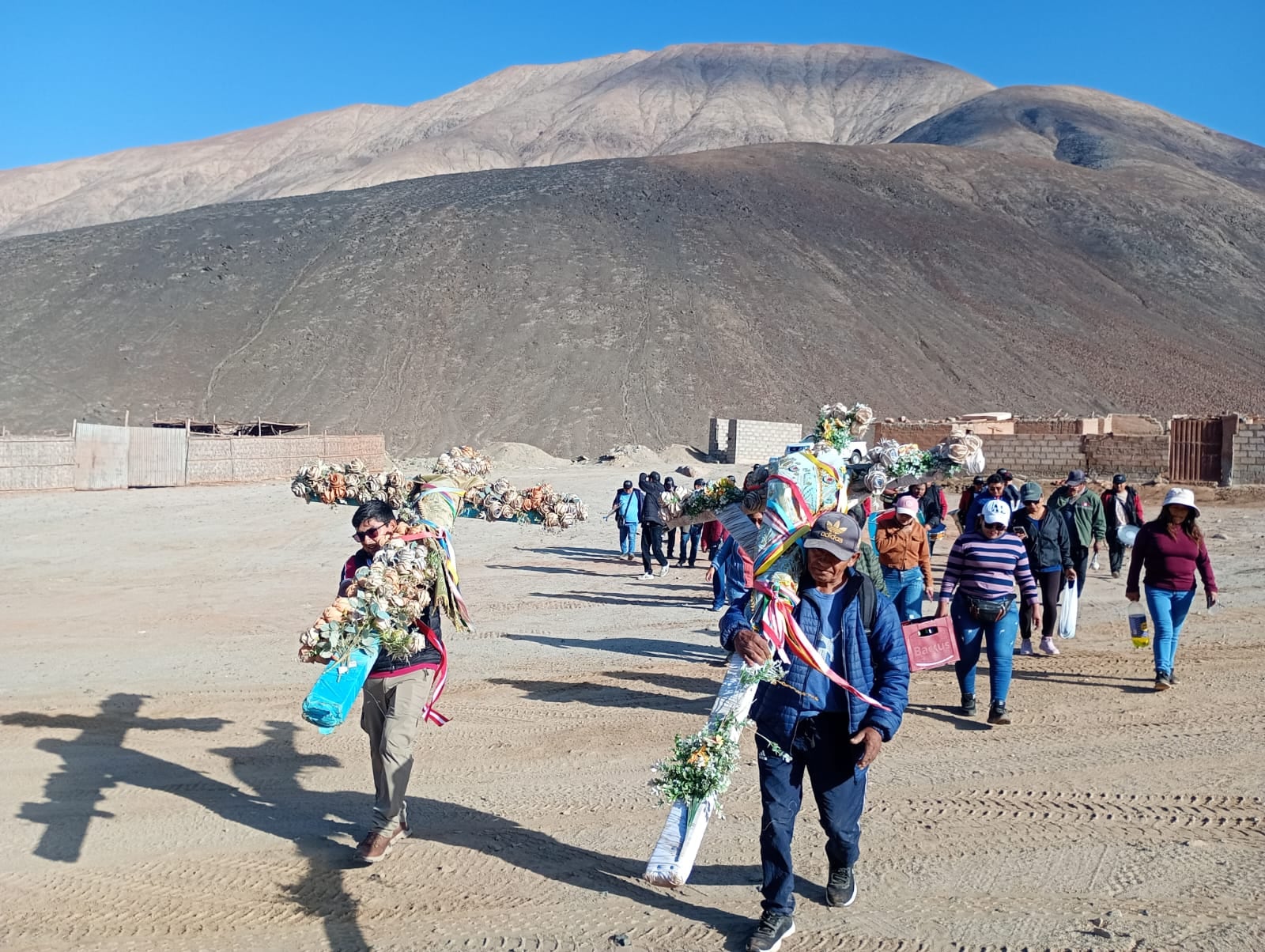 Pobladores vivieron la fe en honor a la Santísima Cruz en medio de tradiciones