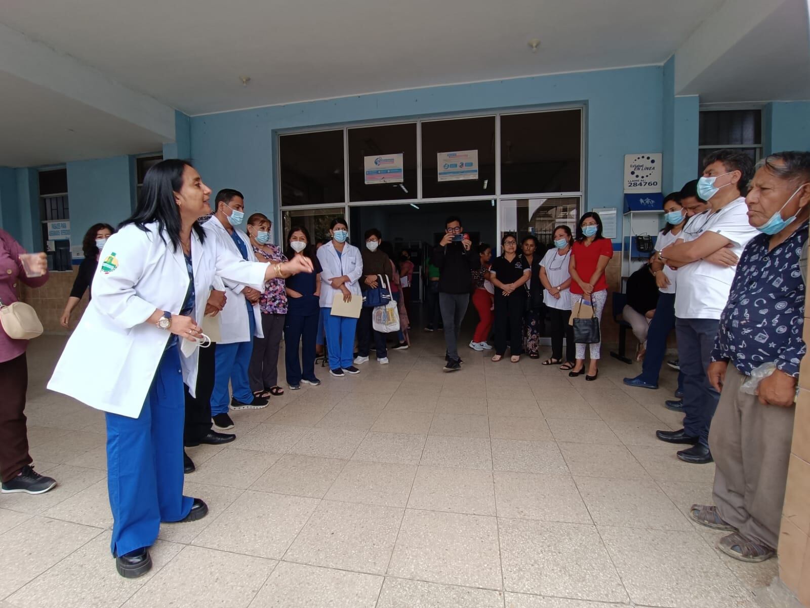 Los profesionales indicaron que están cansados de esta situación y anunciaron que podrían renunciar a sus cargos si no dan una solución inmediata