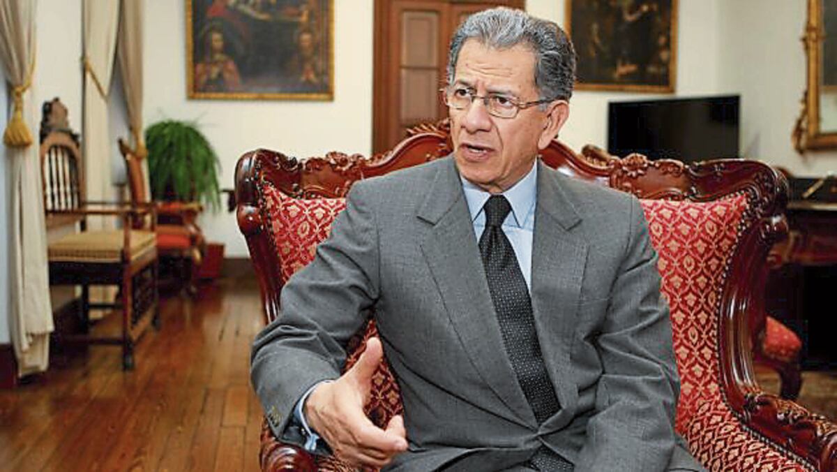El exmagistrado defendió la legalidad del traslado de actas del exterior mediante valijas diplomáticas y afirmó que no existen pruebas que sustenten las denuncias de fraude formuladas por Juntos por el Perú. (Foto de archivo: GEC)