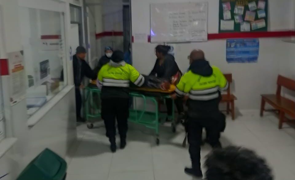 Agentes auxiliaron a la víctima, pero llegó sin vida al centro de salud de Arequipa. (Foto: Difusión)