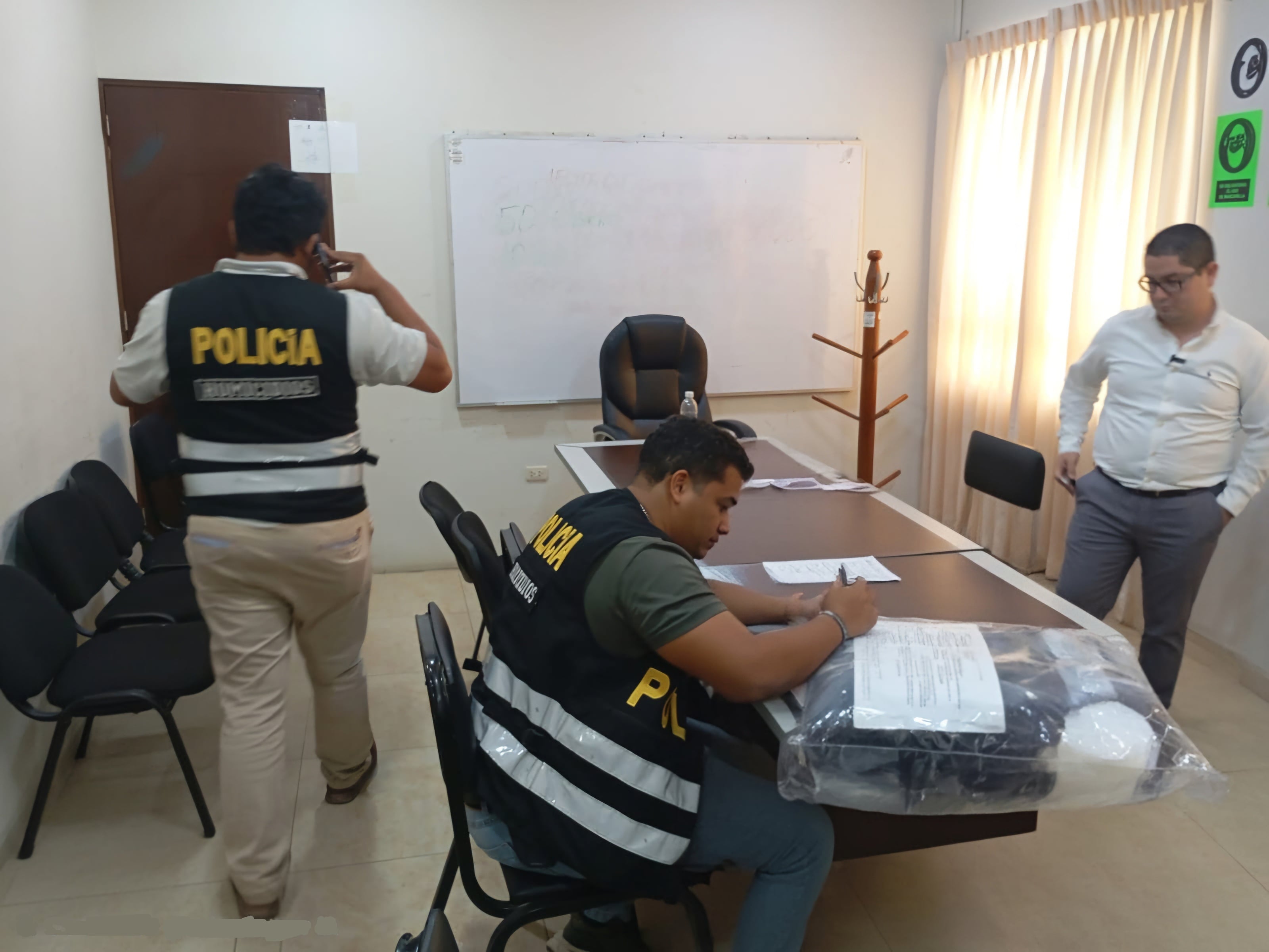 La Policía y Fiscalía realizaron diligencia en la comuna de Veintiséis de Octubre.