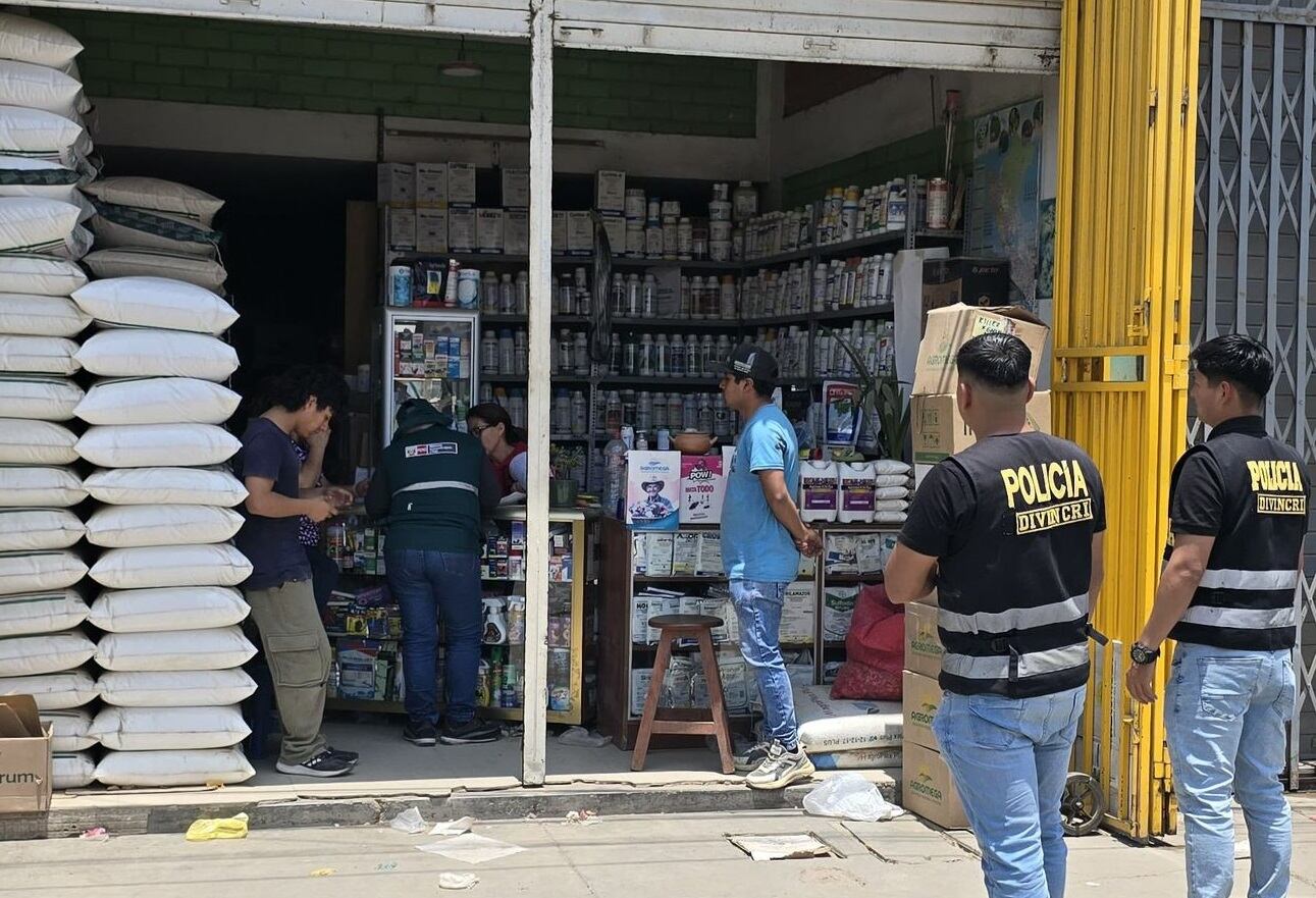Operativo coordinado entre la Policía y Senasa en el centro de abastos La Portada permitió decomisar productos.