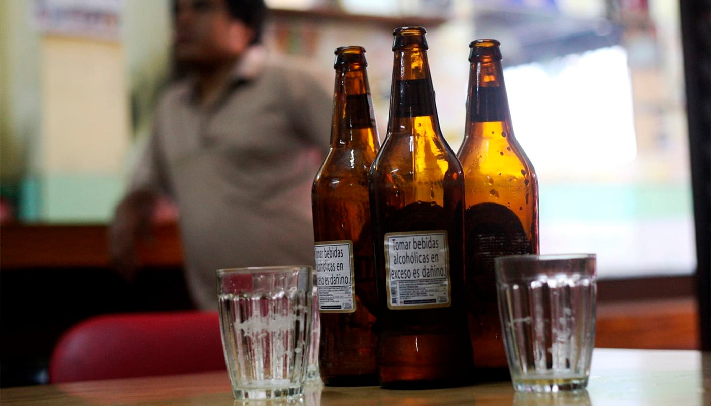 La restricción prohíbe la venta y consumo de bebidas alcohólicas durante 48 horas para garantizar el normal desarrollo de la jornada electoral. (Foto: Andina)