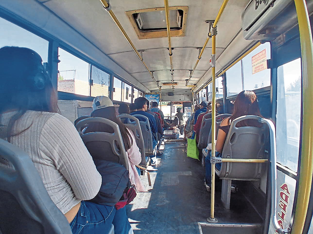 El pasaje está a un sol en la teoría, pero los transportistas cobran S/1.30 en Arequipa. Foto: GEC.