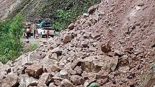 Oxapampa: Intenta cruzar derrumbe pero impacto de rocas lo matan