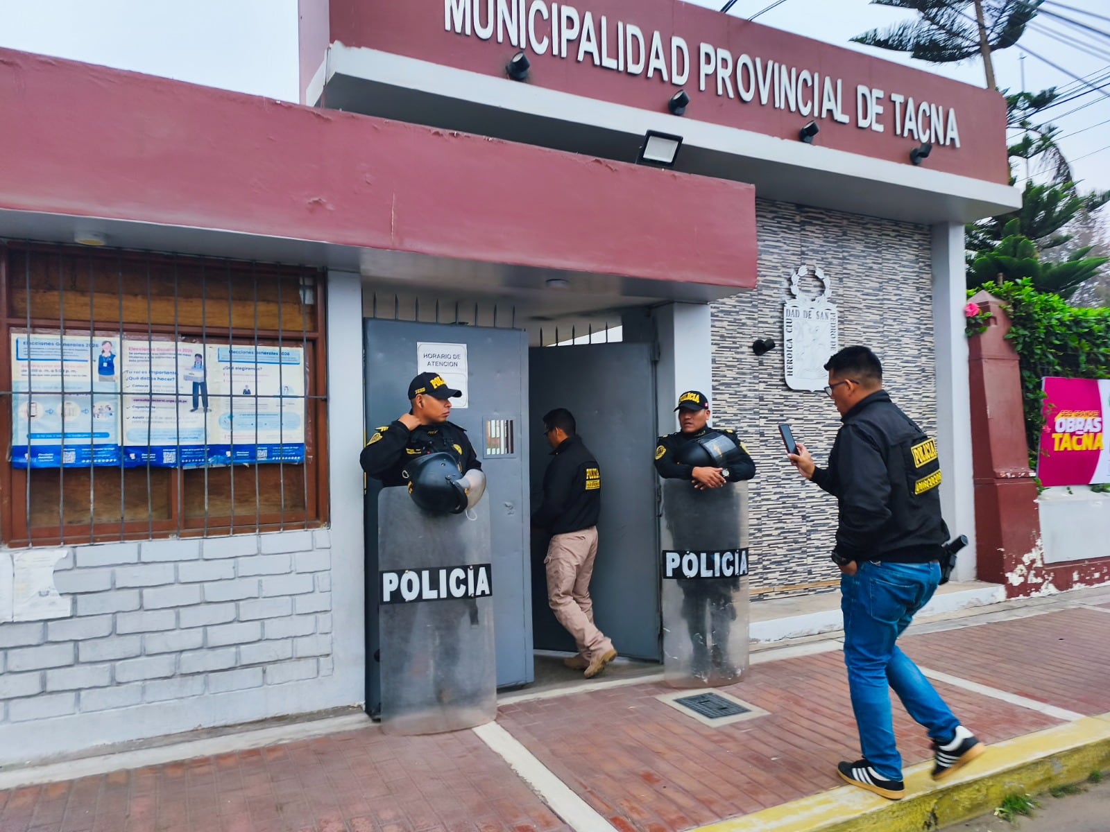 Para el operativo se tuvo el apoyo de policías anticorrupción de Moquegua, Arequipa y Puno. (Foto: Correo)
