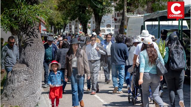 Cementerio General de Huancayo congregó a 10 mil personas por el Día de la Madre