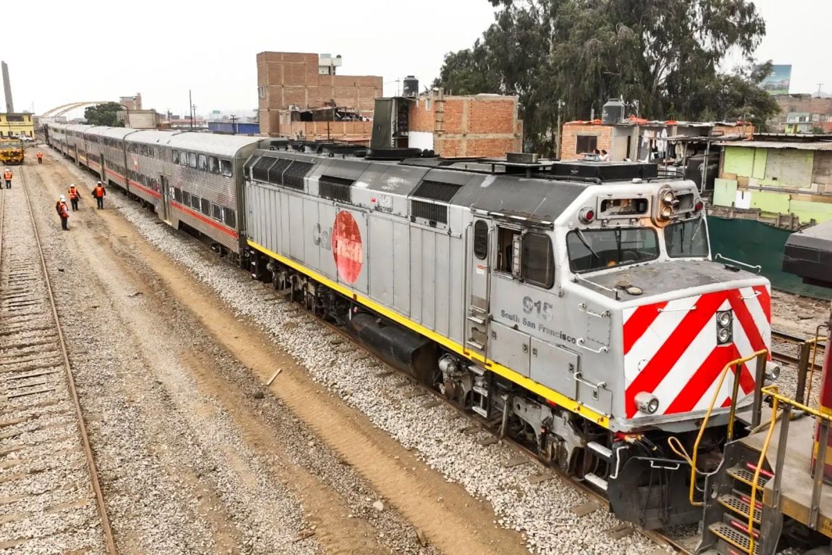 El alcalde de Lima aseguró que los trenes no son chatarra y que el servicio podría iniciar tras la aprobación del Ministerio de Transportes y Comunicaciones.