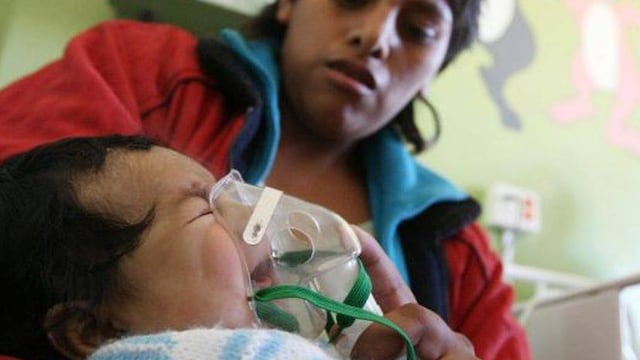 Niños llenan el hospital materno infantil de Huancayo por casos de IRAS y neumonía