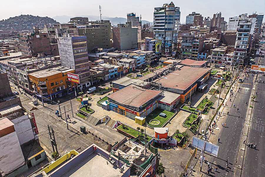 Luego de tres décadas se reaviva la disputa entre la Municipalidad de La Victoria y vendedores por el espacio de zona comercial del distrito.