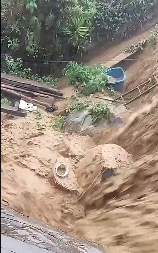 Piura: Lluvias inundan quince viviendas en Ayabaca