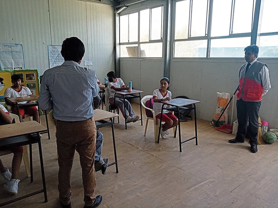 Autoridades temen que colegios se queden sin servicios (Foto: Difusión)