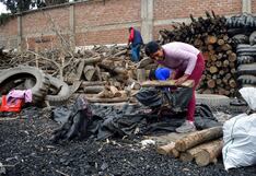 La Libertad: Donan más de 2 toneladas de carbón y 700 kilos de leña a clubes de madre de Laredo