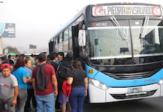Paro de transportes: Cientos de pasajeros y escasez de buses en Los Olivos (FOTOS)