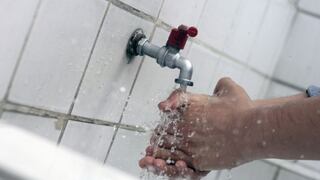 Gobierno subiría tarifas de agua con fines políticos
